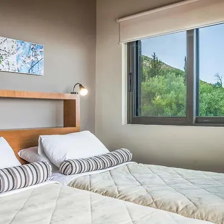 Ratzakli Sleeps 8 Pool Air Con Wifi 别墅 Ratzaklíon