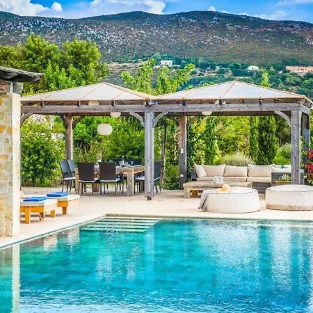 Villa Ratzakli Sleeps 8 Pool Air Con Wifi *
