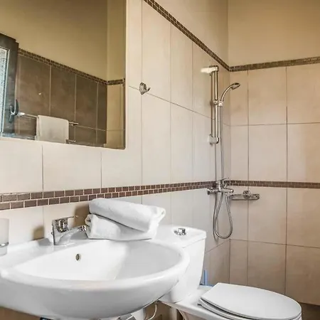Ratzakli Sleeps 8 Pool Air Con Wifi Ρατζακλί